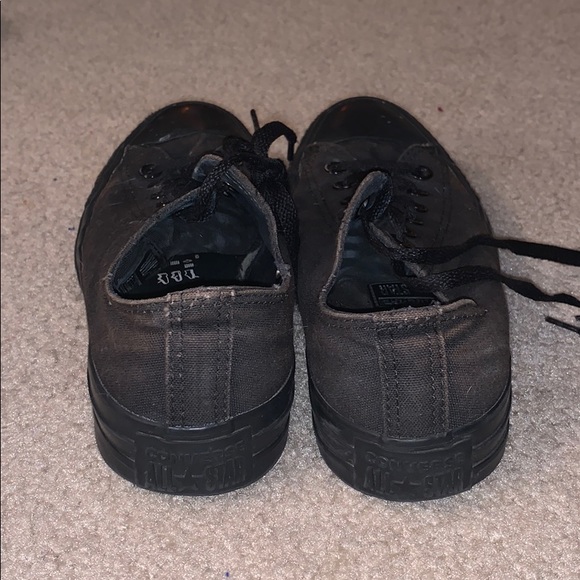Black converse - Picture 2 of 2